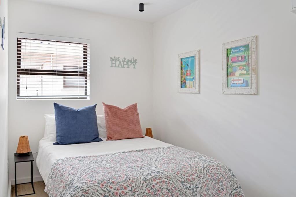 Apartment Chic Urban Escape: 2 Bedroom 2 Bath, Near Table Mountain *